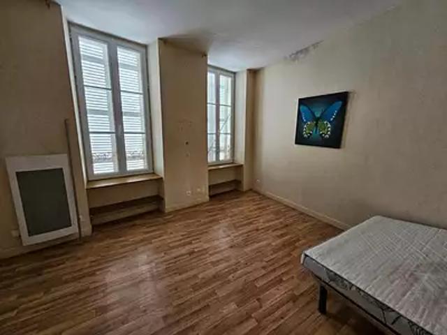 Maison vente à Saint-Jean-d'Angély, Saint-jean-d'angély