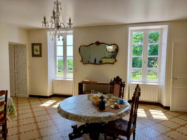 Maison vente à Saint-Jean-d'Angély, Saint-jean-d'angély
