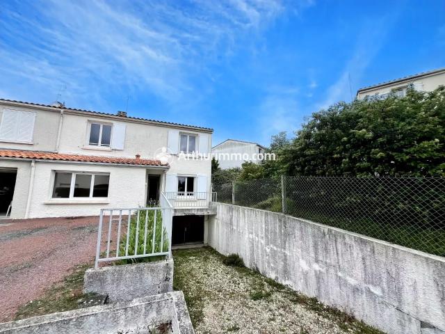 Maison vente à Saint-Jean-d'Angély, Charente-Maritime