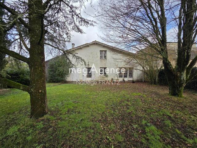 Maison vente à Saint-Jean-d'Angély, Charente-Maritime