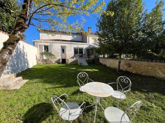 Maison vente à Saint-Jean-d'Angély, Saint-jean-d'angély
