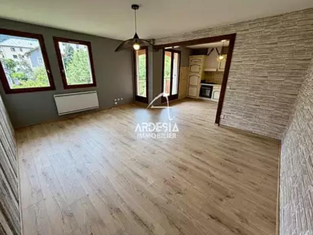 Appartement vente à Saint-Pierre, Saint-Jean-de-Maurienne