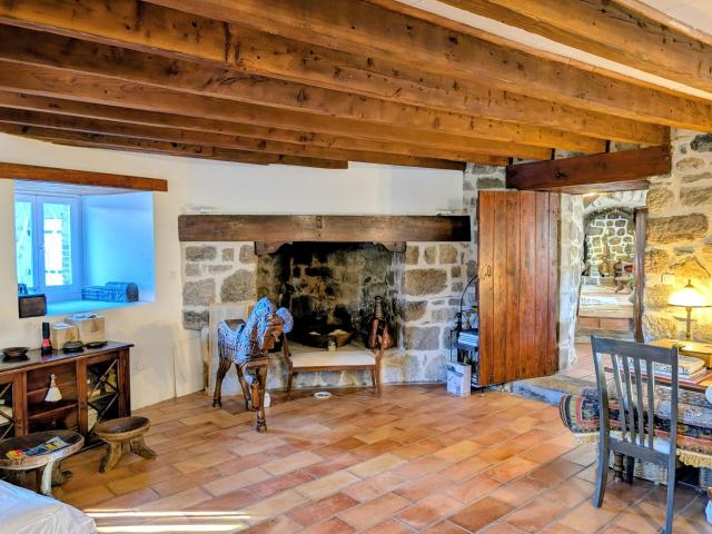 Maison vente à Yssingeaux, Saint-jeures