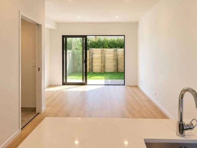 Townhouse for rent in Saint Johns, Ōrākei