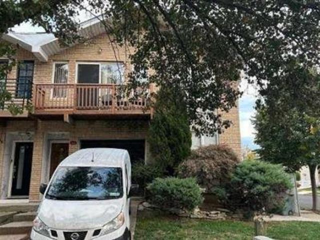 House for sale in Staten Island, Arverne