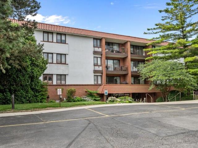 Condo for sale in Highland Park
