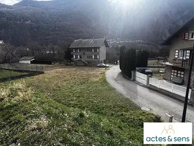 Terrain vente à Saint-Jean-de-Maurienne, Saint-julien-mont-denis