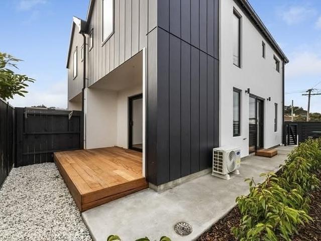 House for rent in Otakou