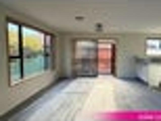 Townhouse for rent in Otakou