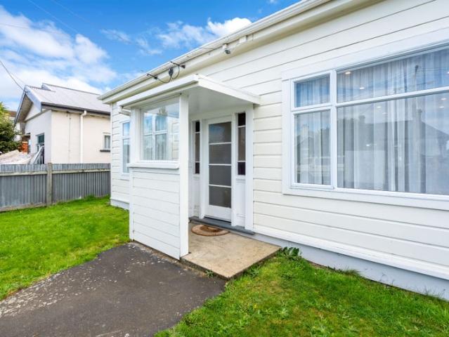 House for rent in Otakou