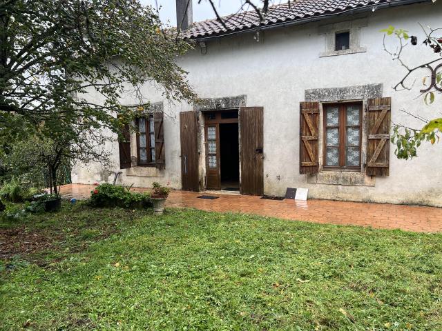 Maison vente à Confolens, Saint-laurent-de-céris