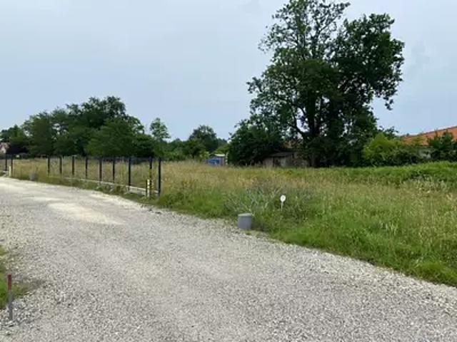 Terrain vente à Lesparre-Médoc, Saint-laurent-médoc