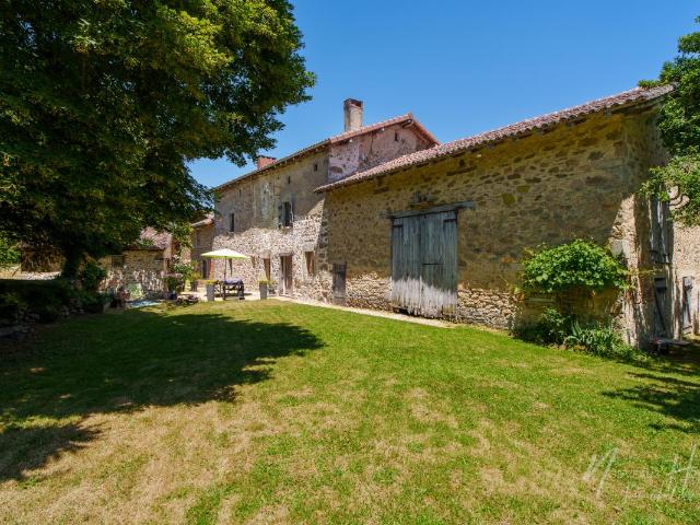 Maison vente à Rochechouart, Saint-laurent-sur-gorre