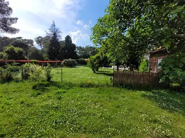 Terrain vente à Saint-louis-de-montferrand, Grange du Gua