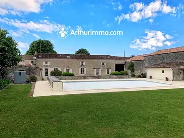 Maison vente à Saint-Jean-d'Angély, Saint-mandé-sur-brédoire