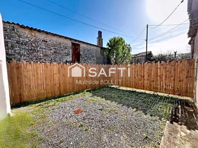 Maison vente à Saint-Jean-d'Angély, Saint-mandé-sur-brédoire