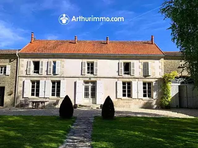 Maison vente à Saint-Jean-d'Angély, La Jarrie-audouin