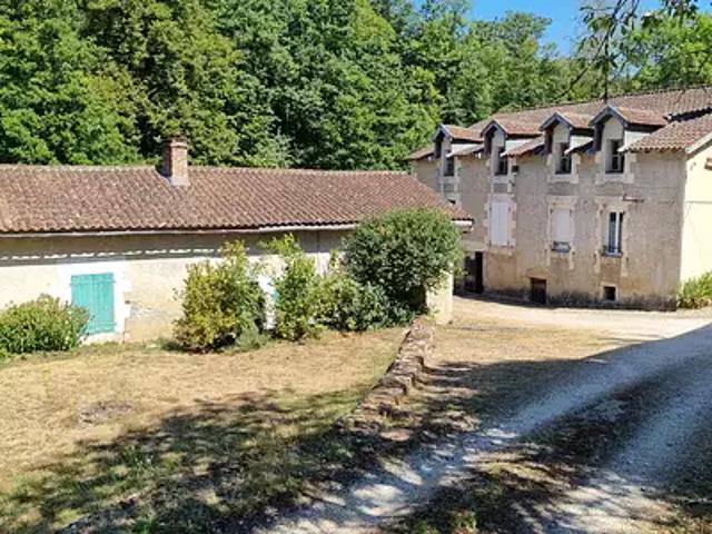 Maison vente à Nontron, Saint-martial-de-valette