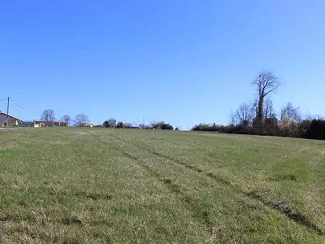 Terrain vente à Nontron, Saint-martial-de-valette