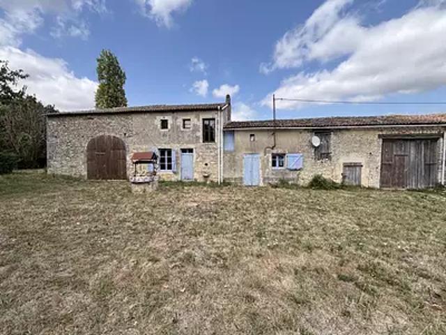 Maison vente à Confolens, Saint-martin-du-clocher