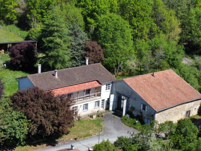 Maison vente à Nontron, Saint-martin-le-pin