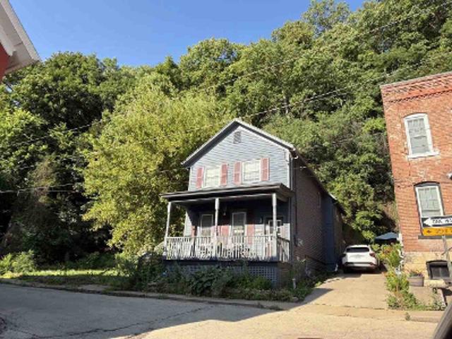 House for sale in Cathedral Historic District, Dubuque