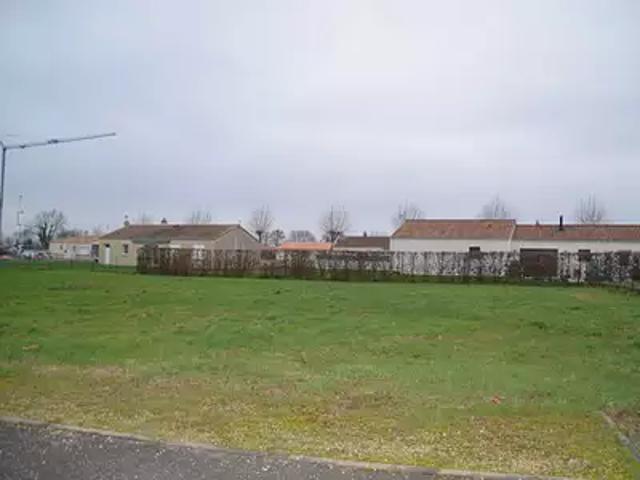 Terrain vente à Fontenay-le-Comte, Saint-maurice-des-noues