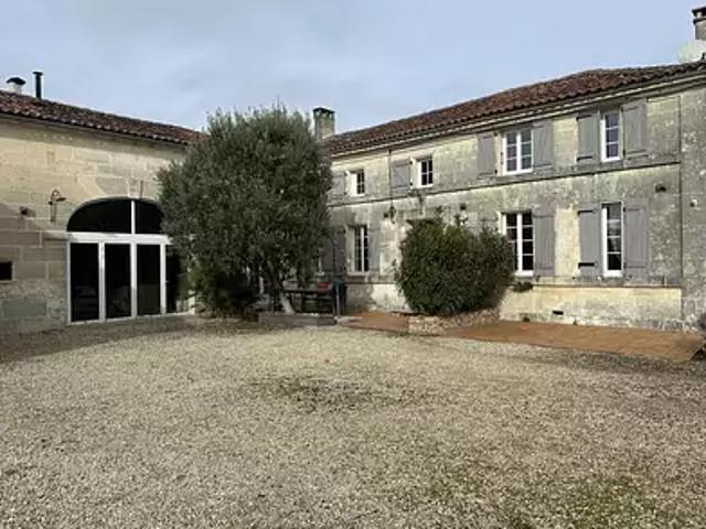 Maison vente à Cognac, Saint-même-les-carrières