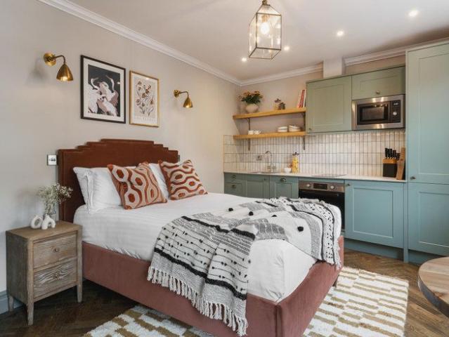 Studio for rent in Tyndall's Park, Bristol