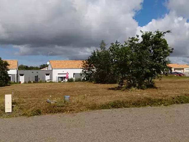 Terrain vente à Fontenay-le-Comte, Saint-michel-en-l'herm