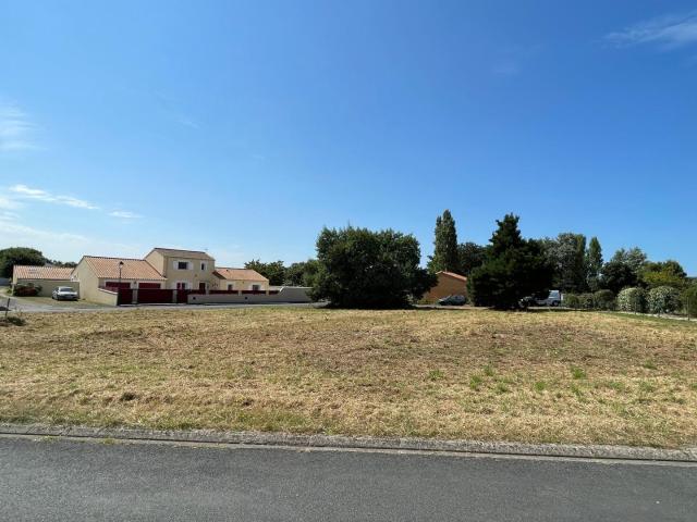 Terrain vente à Fontenay-le-Comte, Saint-michel-en-l'herm