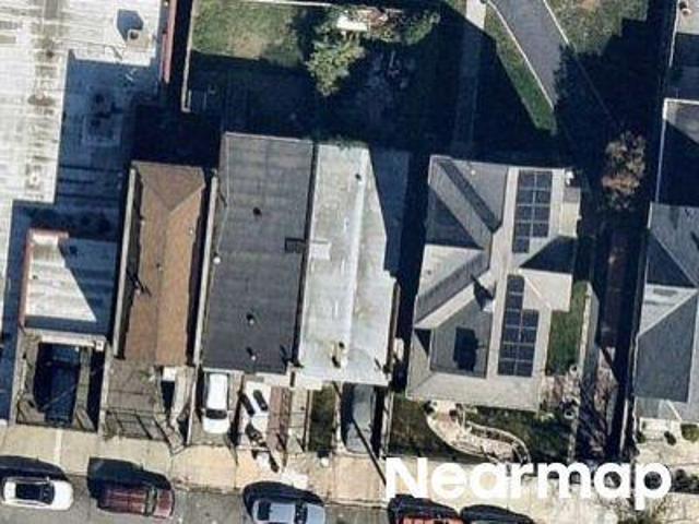 House for sale in The Bronx, Arverne