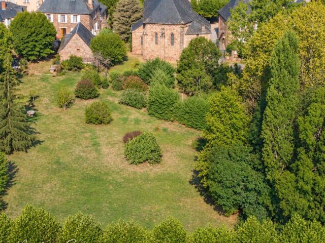 Château vente à Saint-Pantaléon-de-Larche, Corrèze