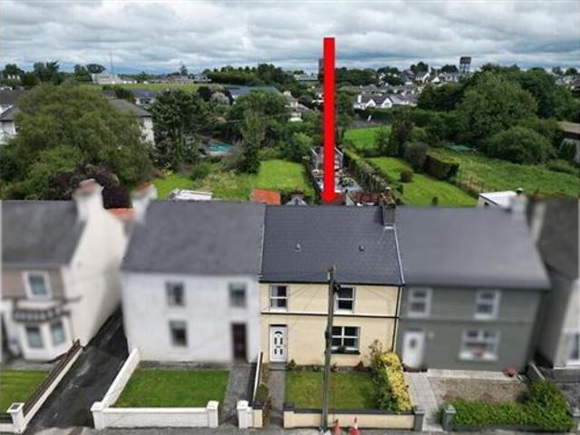 Townhouse for sale in Lecarrow, Connacht