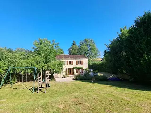 Maison vente à Saint-Jean-d'Angély, Saint-pierre-de-juillers