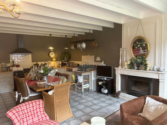 Maison vente à Saint-Jean-d'Angély, Saint-pierre-de-juillers