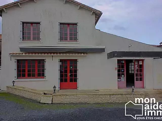 Maison vente à Fontenay-le-Comte, Saint-pierre-le-vieux