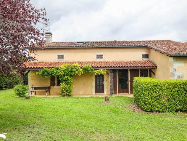 Maison vente à France métropolitaine, Saint-quentin-de-chalais