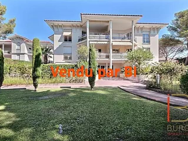 Appartement vente à Arrondissement de Draguignan, Saint-raphaël