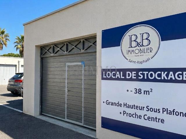 Garage vente à Saint-Raphaël, Var