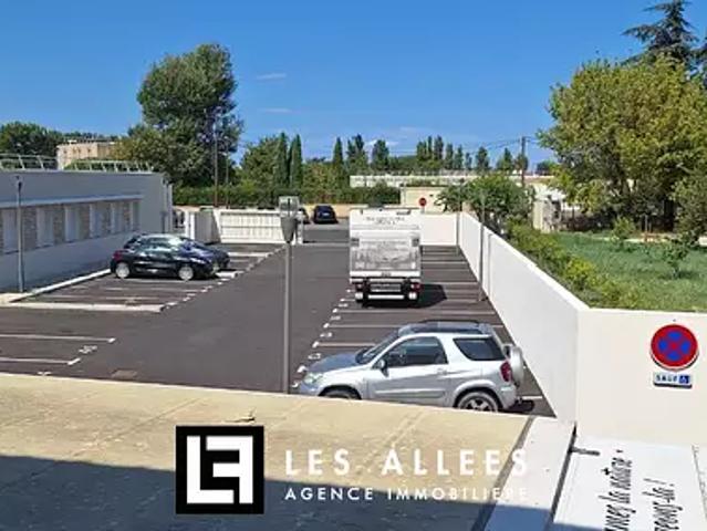 Garage location à Saint-Rémy-de-Provence, Bouches-du-Rhône