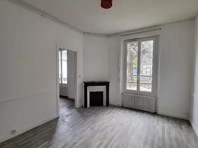 Appartement location à Le Plessis Chaumont, Saint-Rémy-sur-Avre