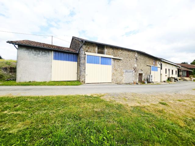 Maison vente à Nontron, Saint-saud-lacoussière