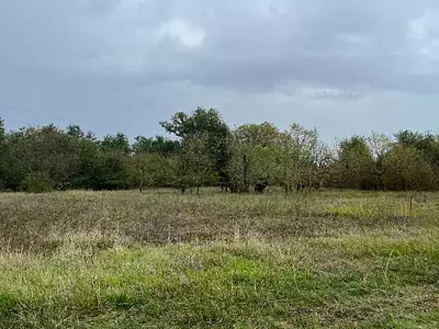 Terrain vente à France métropolitaine, Saint-savin