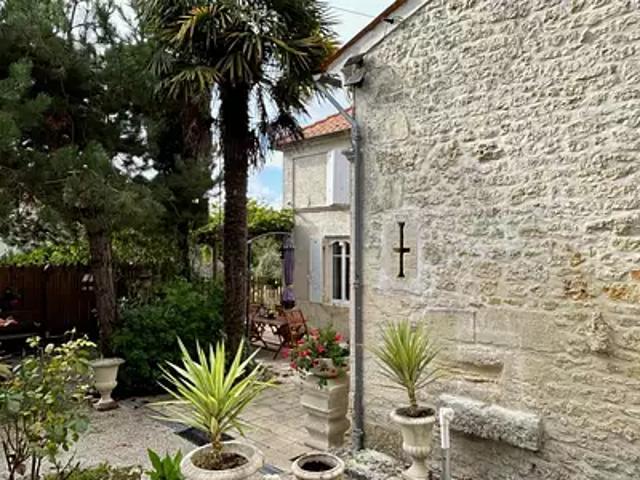 Maison vente à Saint-Jean-d'Angély, Saint-savinien
