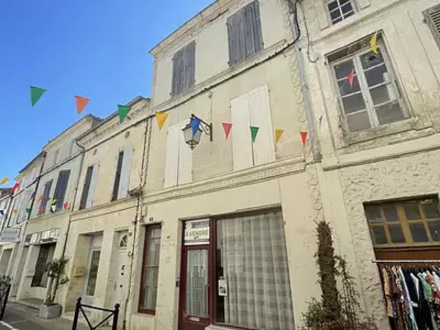 Maison vente à Saint-Jean-d'Angély, Saint-savinien