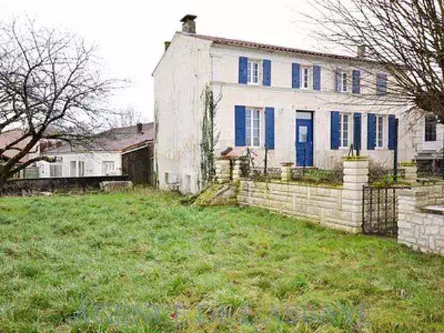Maison vente à Saint-Jean-d'Angély, Saint-savinien
