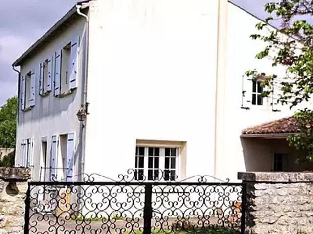 Maison vente à Saint-Jean-d'Angély, Saint-savinien
