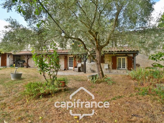 Maison vente à Saint-Séverin-sur-Boutonne, Charente-Maritime