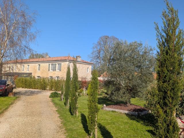 Maison vente à Saintes, Saint-simon-de-pellouaille